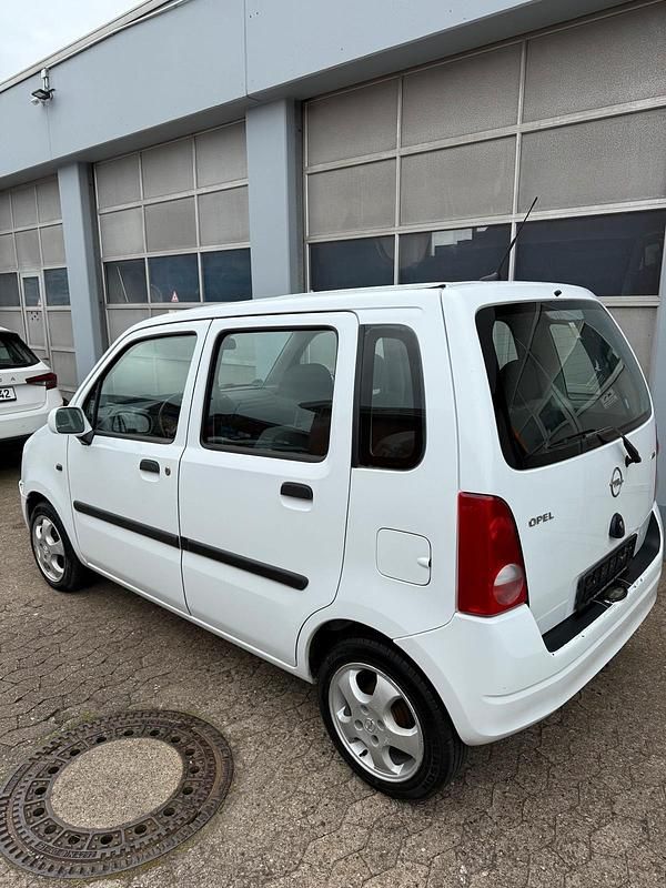 Weiß Gebraucht 2001 Opel Agila Kleinwagen | 450 € (Guter Preis) - Bild 1/4