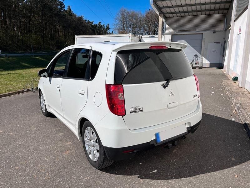 Gebraucht Mitsubishi Colt Motion 95 PS (69 kW) 2012 Weiß Kleinwagen