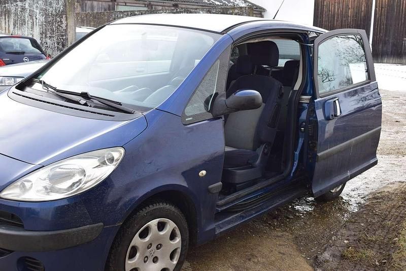 Gebraucht Peugeot 1007 73 PS (53 kW) 2005 Blau Van / Kleinbus