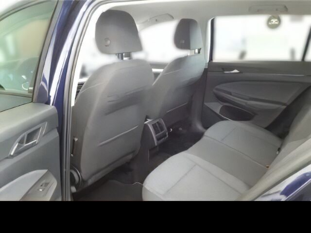 Gebraucht VW Golf VIII Move 150 PS (110 kW) 2024 Blau Kombi