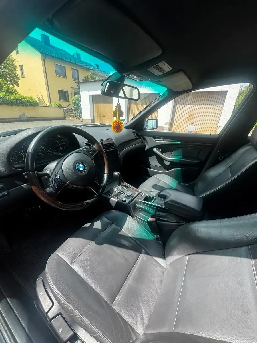 Gebraucht BMW 330 Exclusive 231 PS (169 kW) 2003 Rot Limousine