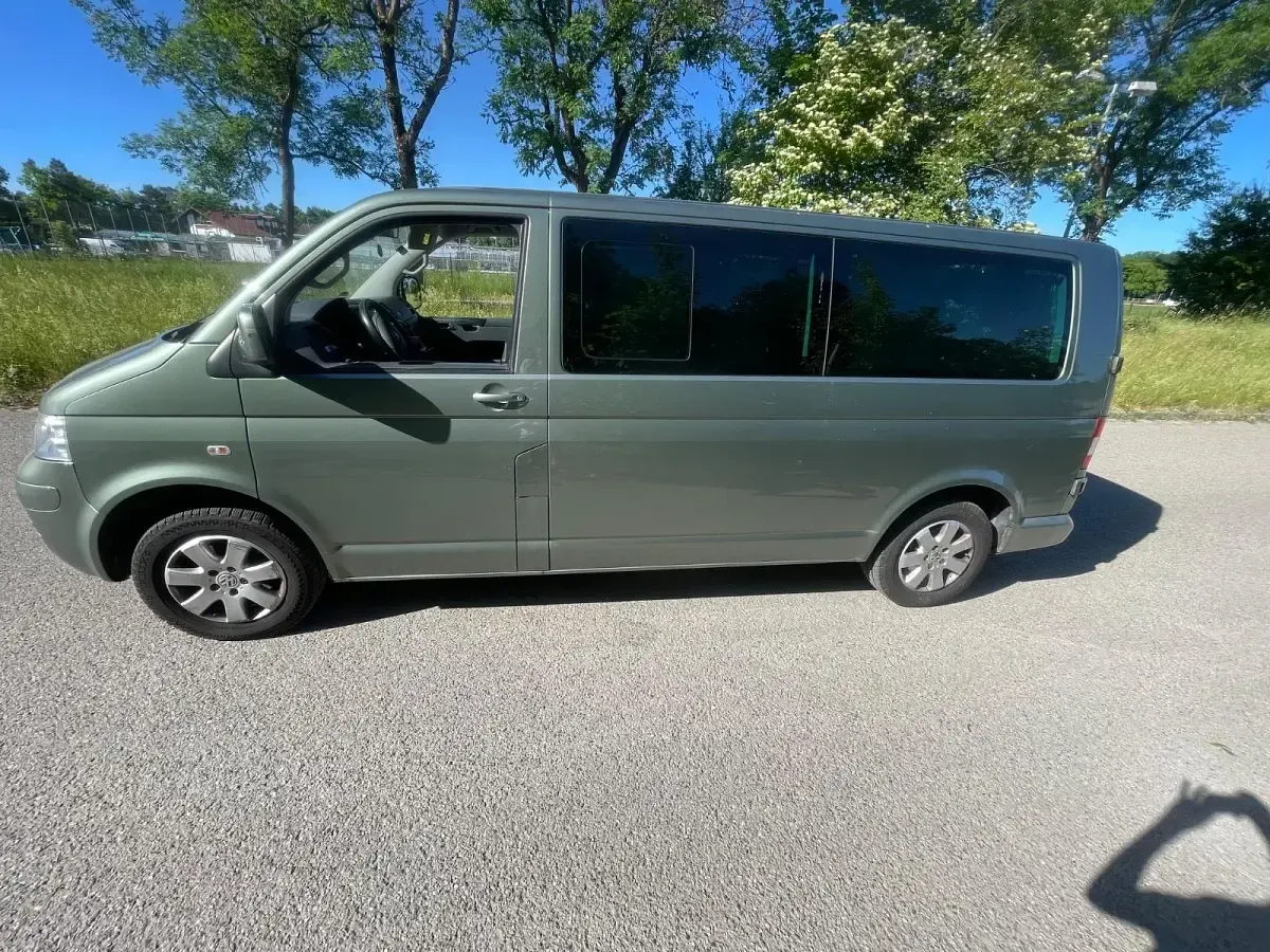 Gebraucht VW Caravelle 174 PS (127 kW) 2009 Grün Van