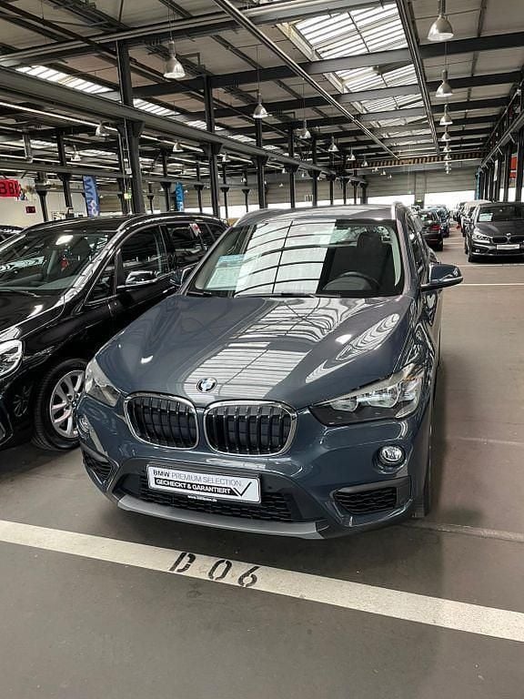 Grau Gebraucht 2018 BMW X1 Advantage SUV | 14.200 € (Fairer Preis) - Bild 1/4