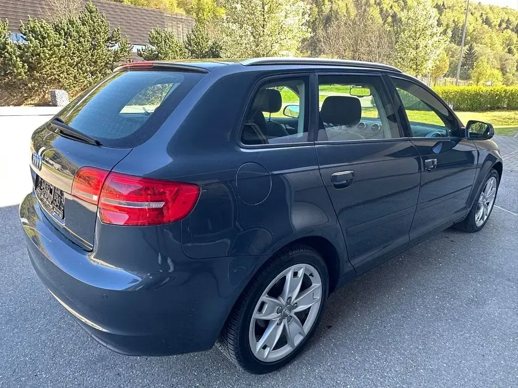 Second-hand Audi A3 Attraction 125 CP (91 kW) 2012 Gri Hatchback