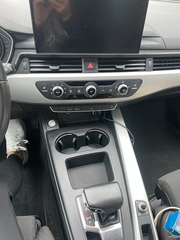 Gebraucht Audi A4 163 PS (119 kW) 2020 Schwarz Kombi