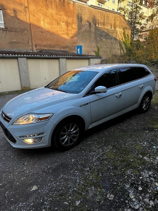 Gebraucht Ford Mondeo 140 PS (102 kW) 2010 Weiß Kombi