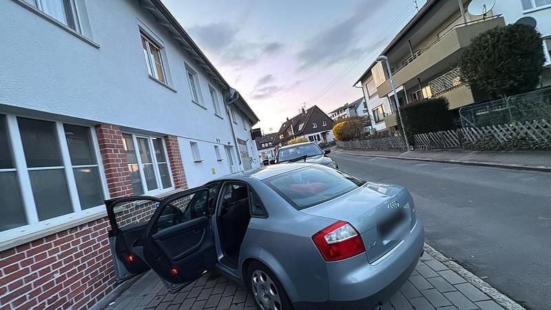 Second-hand Audi A4 170 CP (125 kW) 2001 Albastru Berlinǎ