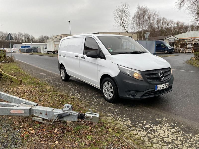 Second-hand Mercedes Vito 88 CP (64 kW) 2015 Alb Van