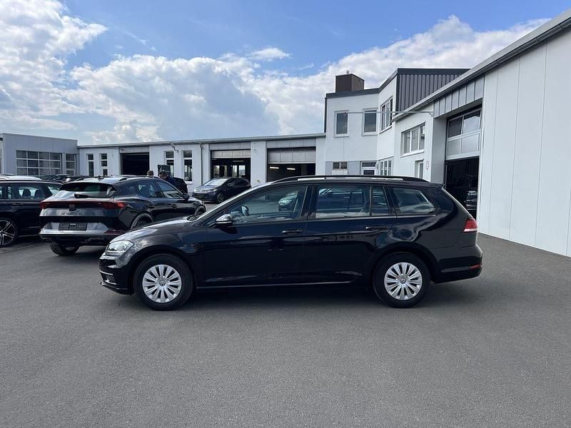 Gebraucht VW Golf VII 116 PS (85 kW) 2020 Deep black Kombi