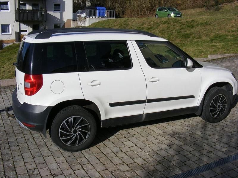 Gebraucht Skoda Yeti Ambition 140 PS (102 kW) 2011 Weiß SUV