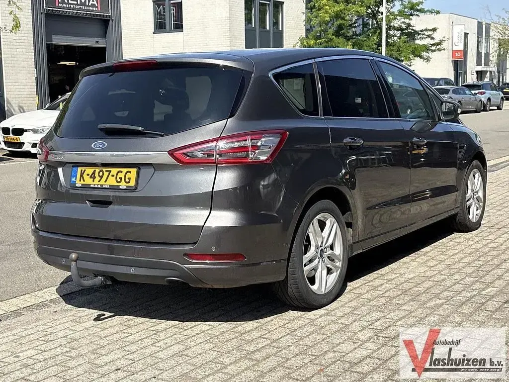 Gebraucht Ford S-MAX Titanium 160 PS (117 kW) 2016 Grau Van / Kleinbus