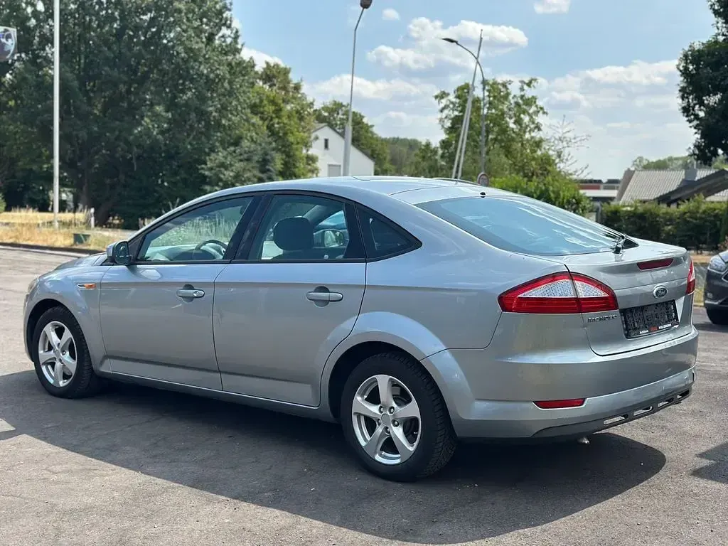 Gebraucht Ford Mondeo Trend 160 PS (117 kW) 2008 Grau Limousine