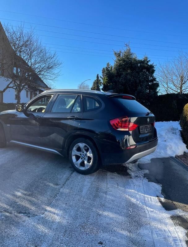 Schwarz Gebraucht 2012 BMW X1 SUV | 9.999 € (Guter Preis) - Bild 1/4