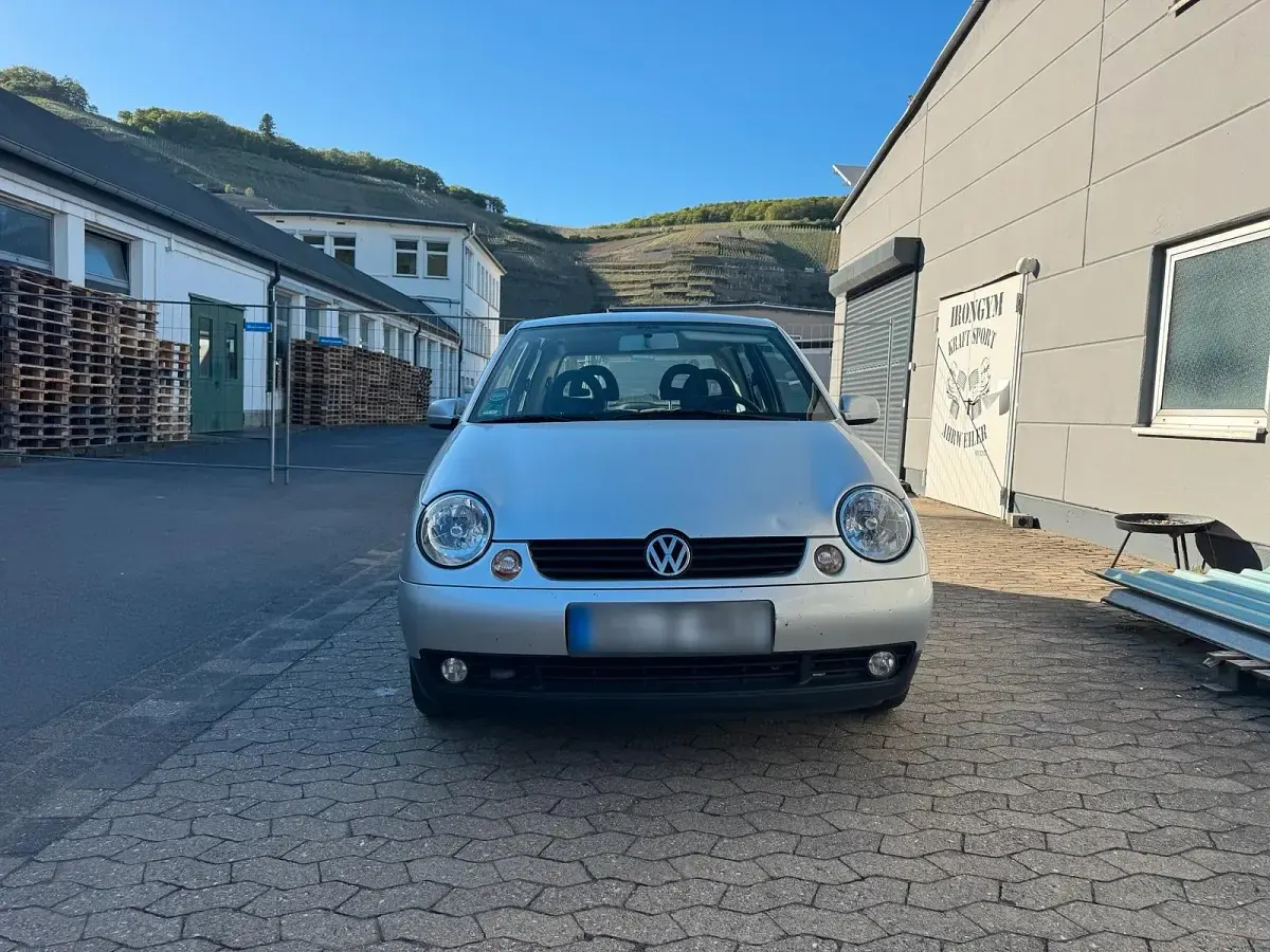 Second-hand VW Lupo 60 CP (44 kW) 2004 Argintiu Hatchback