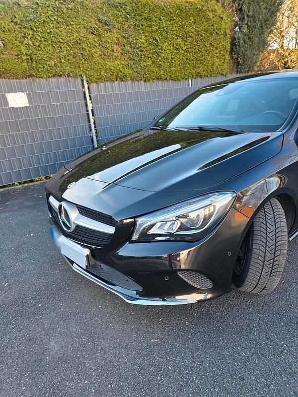 Gebraucht Mercedes CLA200 156 PS (114 kW) 2019 Schwarz Kombi