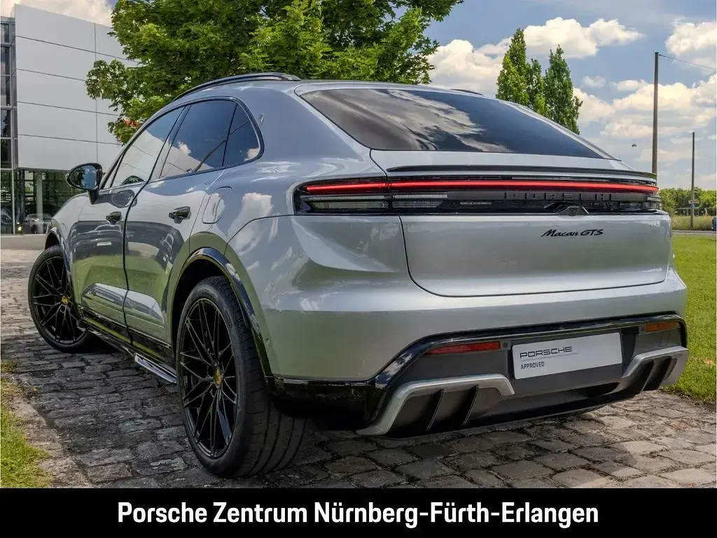 Neu Porsche Macan 419 kW (571 PS) 2026 Silber SUV