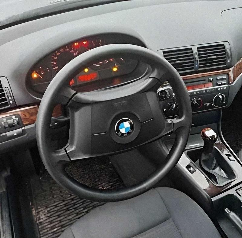 Gebraucht BMW 318 143 PS (105 kW) 2004 Limousine