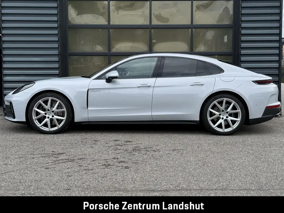 Gebraucht Porsche Panamera 470 PS (345 kW) 2024 Eisgraumetallic Kleinwagen