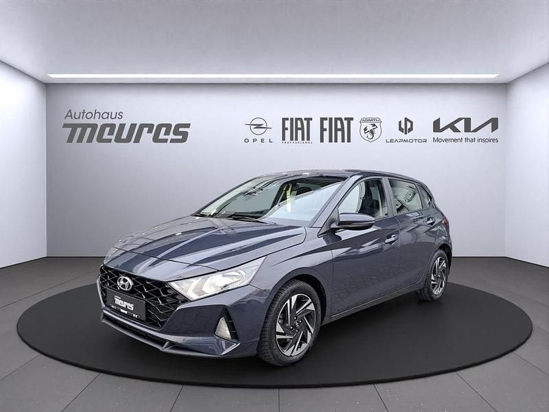 Blau Gebraucht 2022 Hyundai i20 Limousine | 15.977 € (Fairer Preis) - Bild 1/4