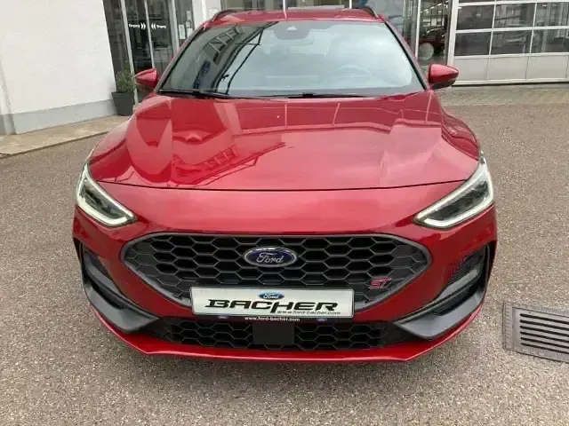 Używany Ford Focus ST 280 KM (205 kW) 2023 Czerwony Kombi