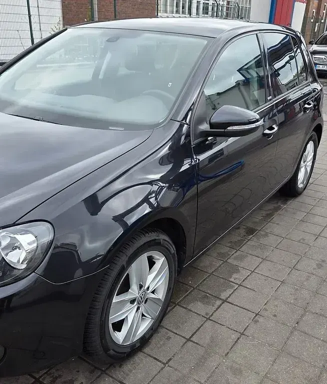Gebraucht VW Golf VI Comfortline 105 PS (77 kW) 2011 Schwarz Kleinwagen