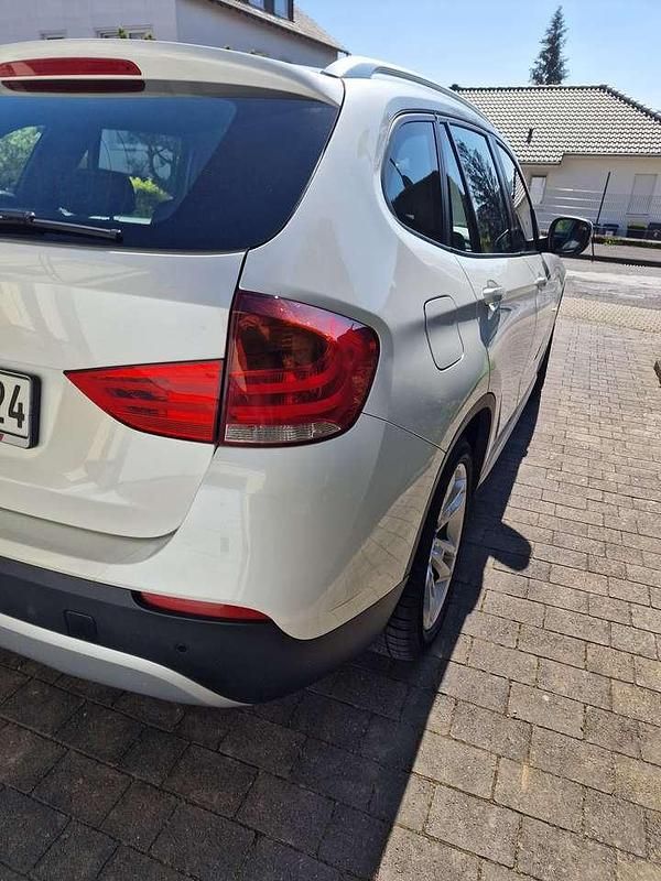 Gebraucht BMW X1 143 PS (105 kW) 2011 Weiß SUV