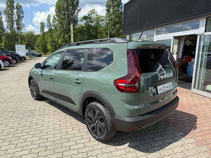 Neu Dacia Jogger Expression 110 PS (80 kW) 2025 Grau Van / Kleinbus