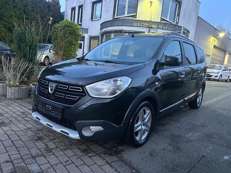 Gebraucht Dacia Lodgy Stepway 131 PS (96 kW) 2019 Schwarz Van / Kleinbus