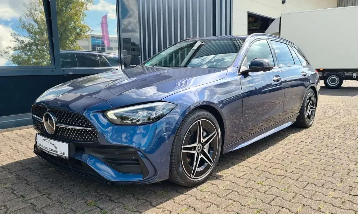 Gebraucht Mercedes C200 AMG 163 PS (119 kW) 2023 Sodalithblau Kombi
