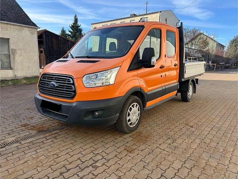 Gebraucht Ford Transit 131 PS (96 kW) 2018 Orange Van / Kleinbus