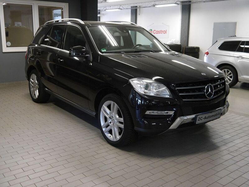 Obsidianschwarz metalliclack Gebraucht 2012 Mercedes ML350 SUV | 13.950 € (Fairer Preis) - Bild 1/4