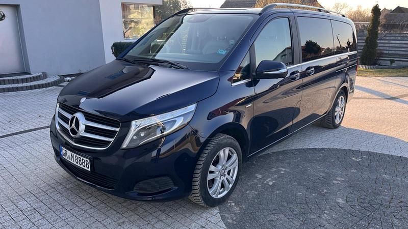 Gebraucht Mercedes V250 Avantgarde 190 PS (139 kW) 2015 Blau Van / Kleinbus