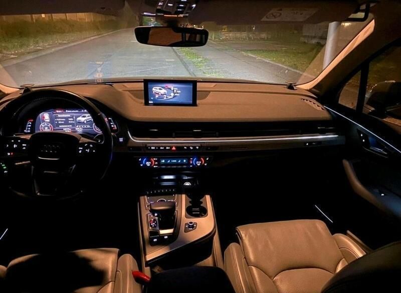 Grau Gebraucht 2016 Audi Q7 Ambiente SUV | 31.000 € (Guter Preis) - Bild 1/4