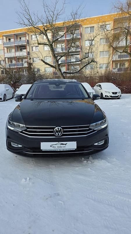 Grau Gebraucht 2021 VW Passat Kombi | 20.500 € (Superpreis) - Bild 1/4