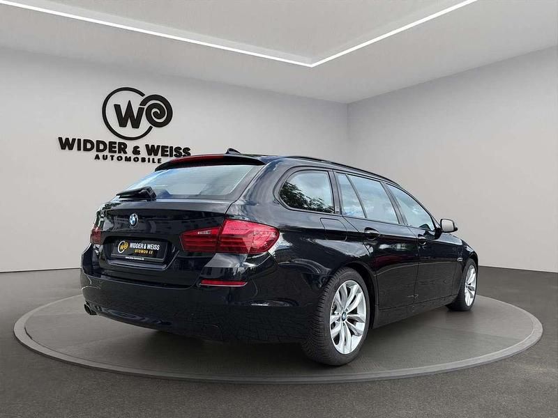 Gebraucht BMW 520 Sport Line 190 PS (139 kW) 2016 Saphirschwarz Kombi