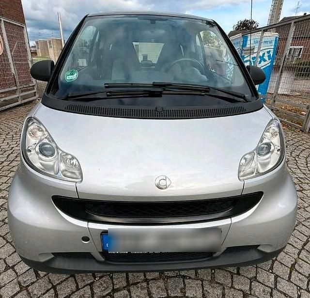 Grau Gebraucht 2011 Smart ForTwo Coupé Kleinwagen | 4.100 € - Bild 1/4