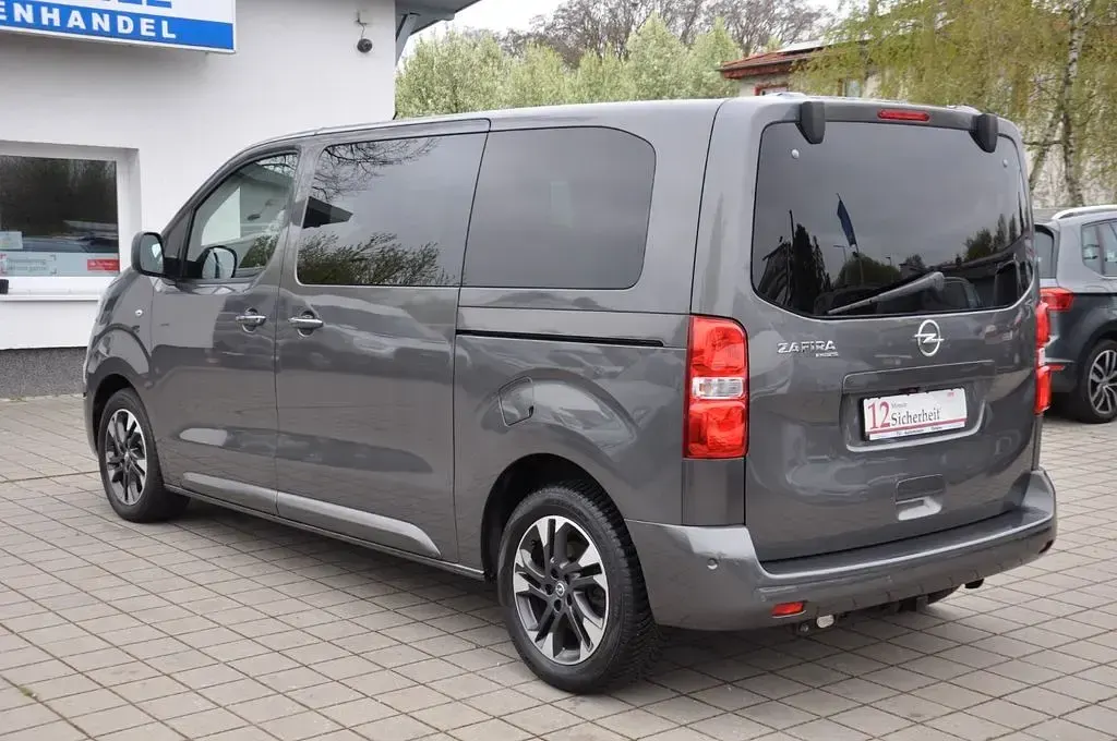 Gebraucht Opel Zafira Life Innovation 150 PS (110 kW) 2020 Mondstein grau/e:vulkan grau Van / Kleinbus