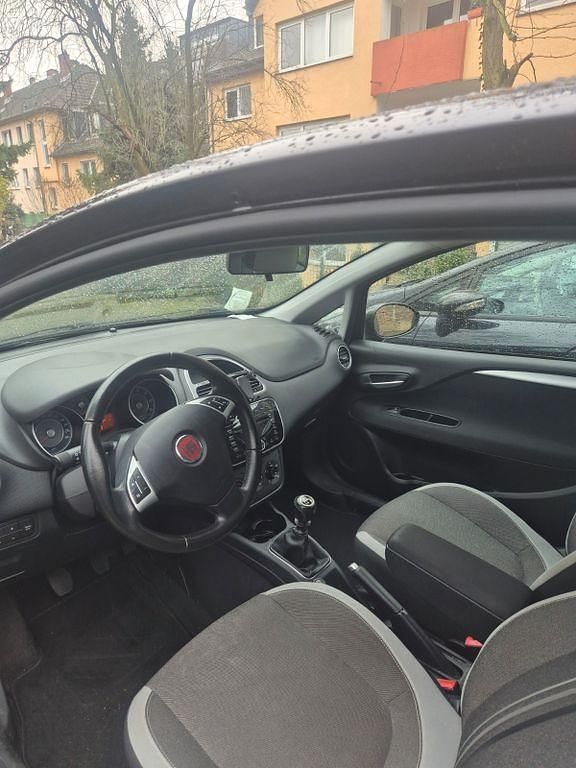 Gebraucht Fiat Punto 77 PS (56 kW) 2013 Schwarz Kleinwagen