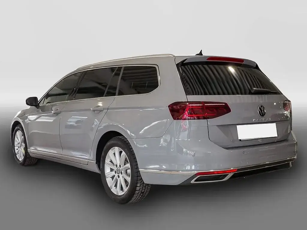 Używany VW Passat Elegance 150 KM (110 kW) 2024 Szary Kombi