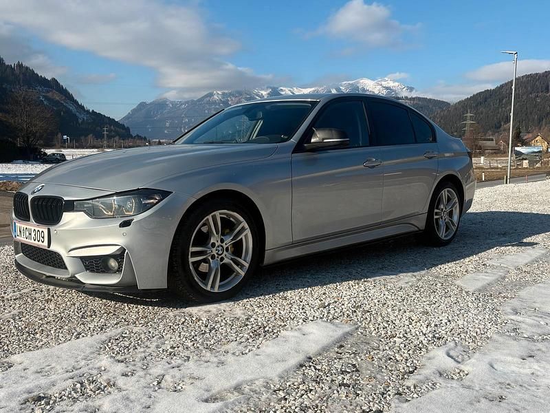 Gebraucht BMW 318 143 PS (105 kW) 2014 Grau Limousine