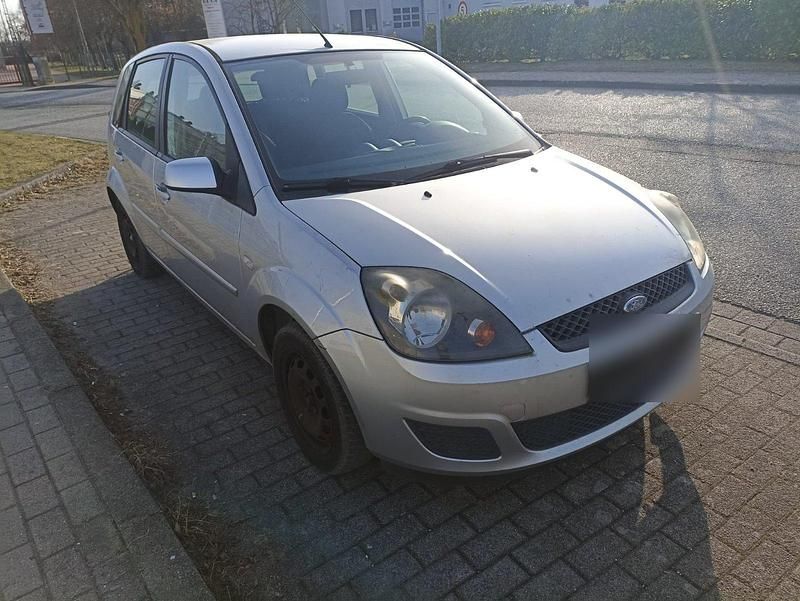 Gebraucht Ford Fiesta Collection 68 PS (50 kW) 2007 Silber Kleinwagen