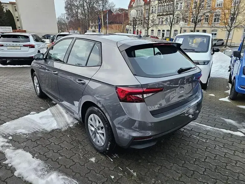 Neu Skoda Fabia 95 PS (69 kW) 2025 Graphitegrau metallic Limousine