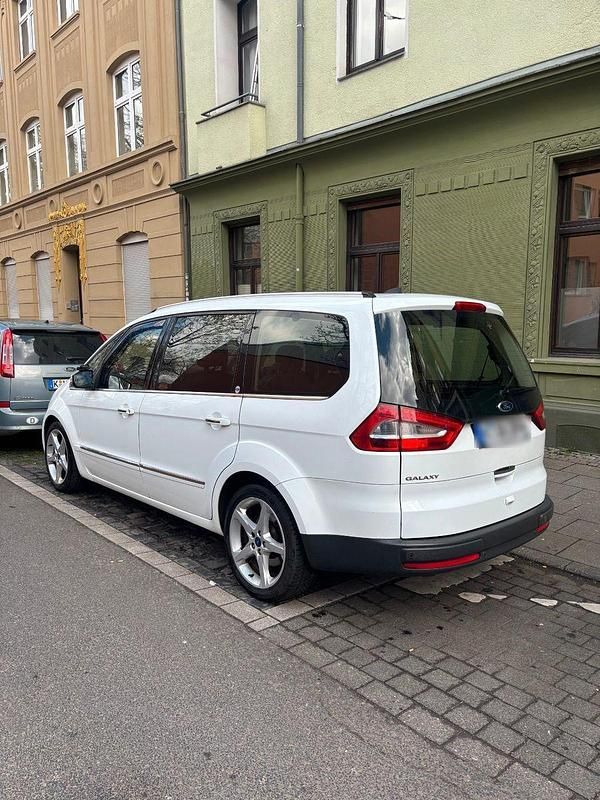 Gebraucht Ford Galaxy 163 PS (119 kW) 2013 Weiß Van / Kleinbus