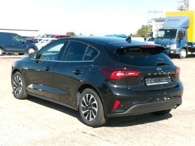 Neu Ford Focus Titanium 155 PS (114 kW) 2025 Agate black metallic Limousine