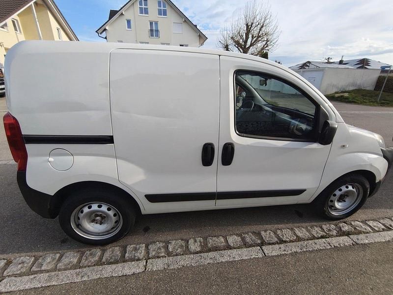Gebraucht Peugeot Bipper 75 PS (55 kW) 2012 Weiß Van / Kleinbus