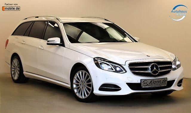 Weiß Gebraucht 2014 Mercedes E250 Avantgarde Kombi | 18.499 € (Fairer Preis) - Bild 1/4