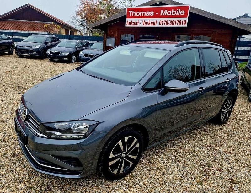 Indiumgrau Gebraucht 2020 VW Golf VIII United Limousine | 15.790 € (Guter Preis) - Bild 1/4