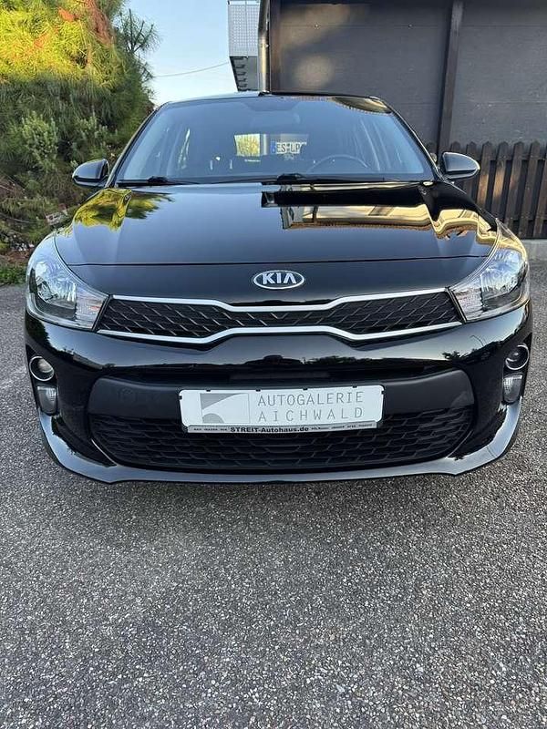 Schwarz Gebraucht 2019 Kia Rio Attract Kleinwagen | 8.999 € (Fairer Preis) - Bild 1/4