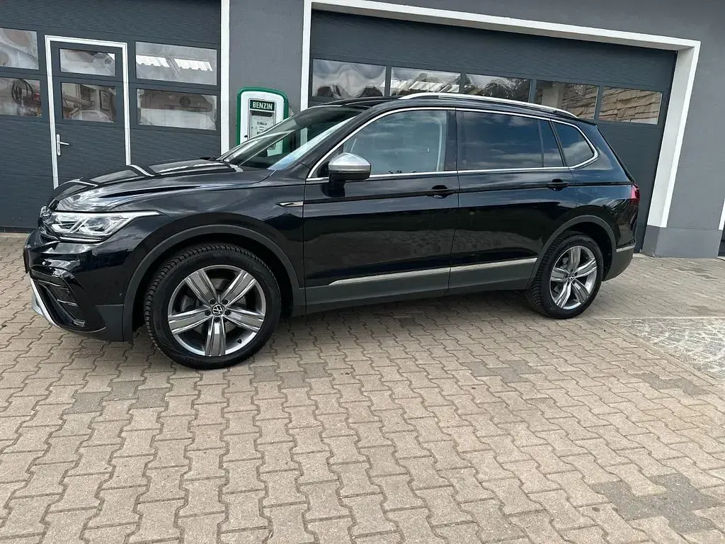 Gebraucht VW Tiguan Allspace Elegance 190 PS (139 kW) 2022 Schwarz SUV