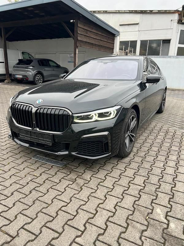 Gebraucht BMW 740 340 PS (250 kW) 2019 Schwarz Limousine